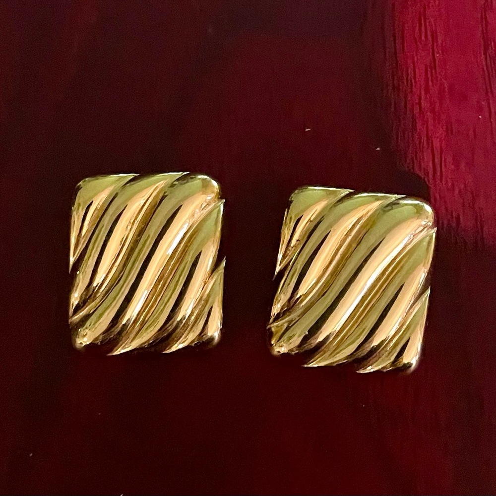 Vintage clip on earrings. 1980’s